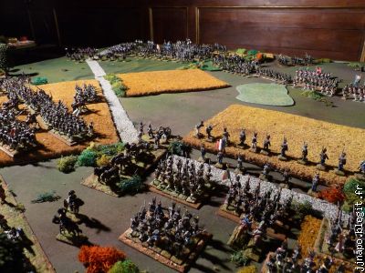 La masse d'infanterie française défie les alliés