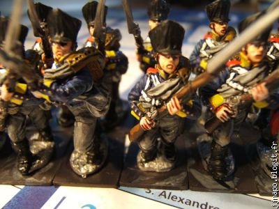 L'infanterie de ligne avait plutôt les sangles blanches