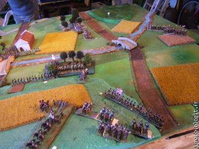 La ligne anglaise et la cavalerie qui s'avance au loin