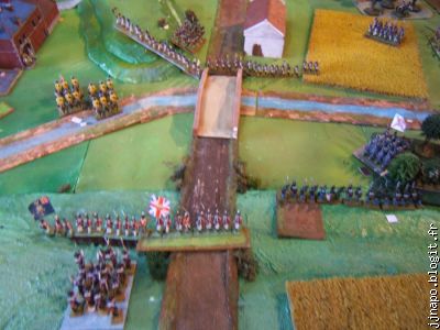 Les dragons espagnols (en jaune) font le tour. Pas sot, l'hidalgo