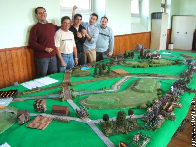 Les Français (Seb, Michel, Xavier, Fred) cernent Gaetan, allié de JJ