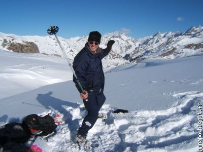 Le même biffin affronte les cosaques avec son sabre spécial neige