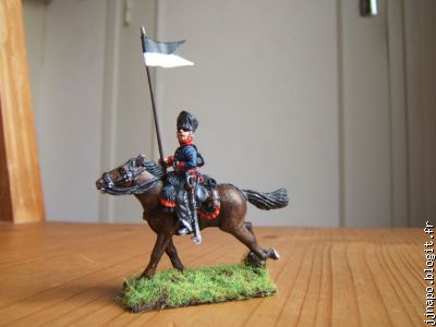 Hé, Helmut ! Tu vois pas que c'est dans mon salon que tu galopes ?