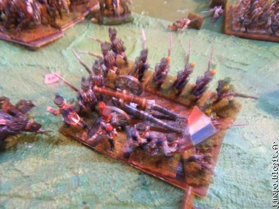 Un canon de 12 teuton, pris et encloué par les Français. Aie, aie, aie