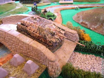 Eeuuuh... un jagdpanther, je crois . Enfin , du costaud, quoi