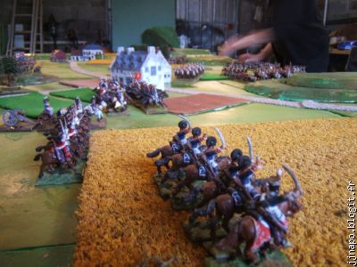 Classique. La cavalerie légère GB amorce une manoeuvre de flanc