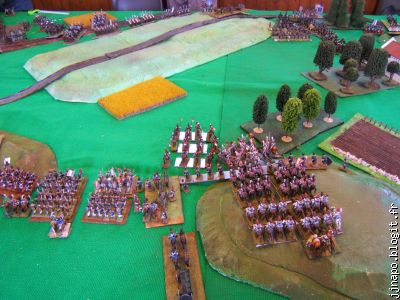 A droite la cavalerie, à gauche l'infanterie. Et on fonce