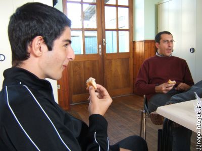 Gaetan (à gauche) ne se doute de rien mais Seb, lui, sait