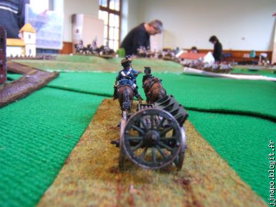 Un caisson d'artillerie français. "Tenez bon les gars, la Kro arrive".