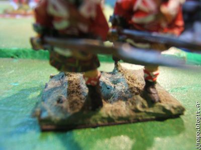 Regardez à leurs pieds, de la terre de Waterloo y a été collée
