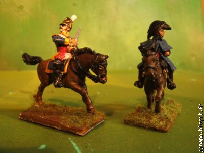 Remarquez la forme spécifique du shako (barretina)