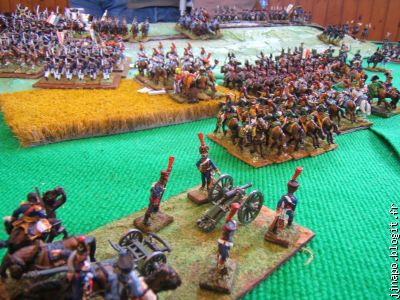 L'artillerie à cheval française, elle, s'occupe du flanc droit